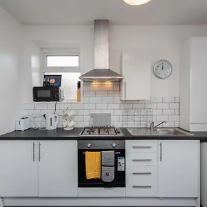  Apartment Cherry - Pineapple