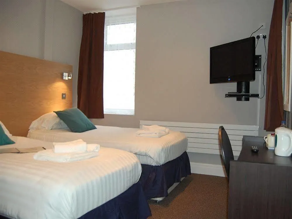 The Dragonfly Bed & Breakfast Blackpool 4*,