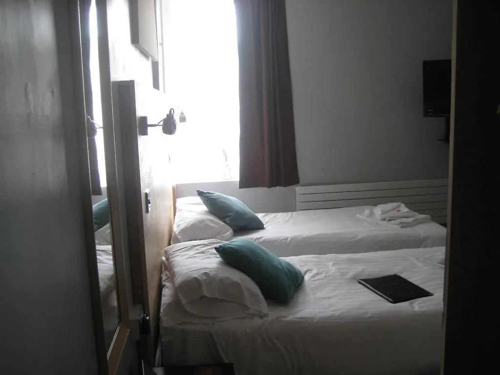The Dragonfly Bed & Breakfast Blackpool 4*,